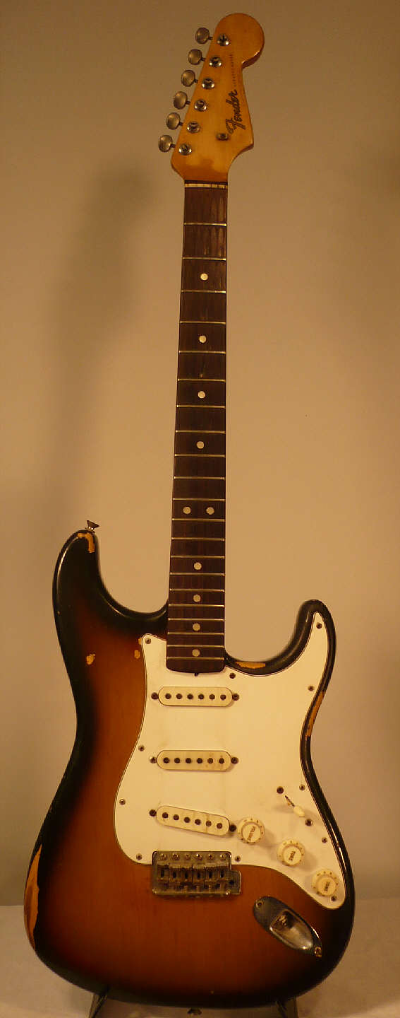 Fender Stratocaster 1965-70 sunburst a.jpg